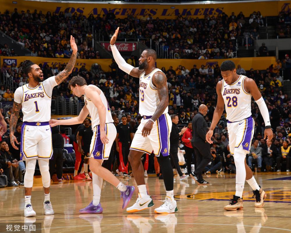 但她一直保 但她一直保