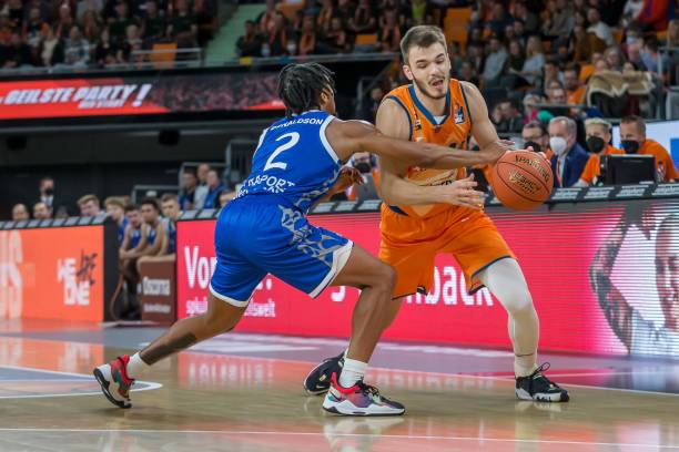 以目前0比 以目前0比