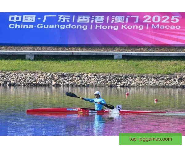 划艇运动新规范：全面解读皮划艇比赛规则，助力爱好者技术提升